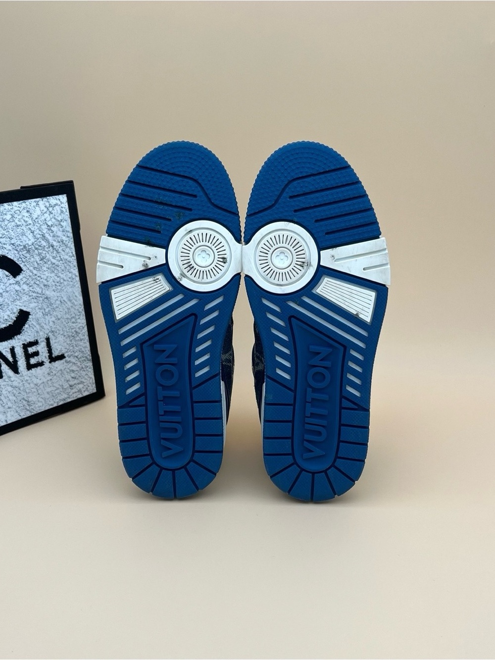 Louis Vuitton White & Navy Monogram Low-Top Sneakers - Picture 5 of 6